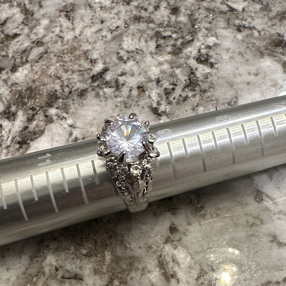 👑Elegant Silver Rhinestone Ring